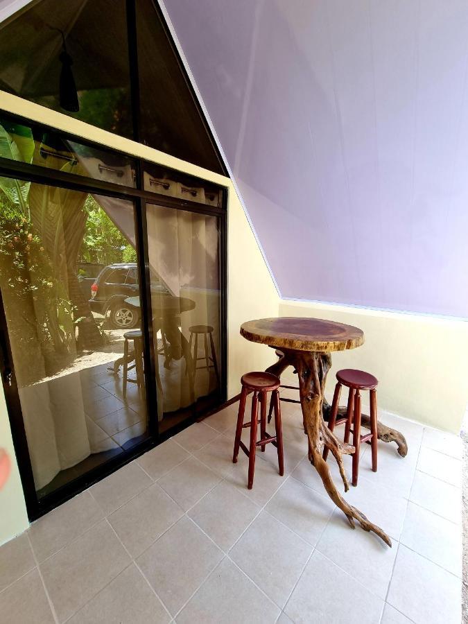 Ballena Oasis Homes & Glamping อูวีตา ภายนอก รูปภาพ