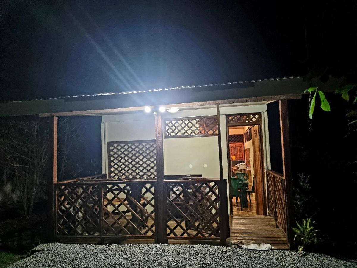 Ballena Oasis Homes & Glamping อูวีตา ภายนอก รูปภาพ