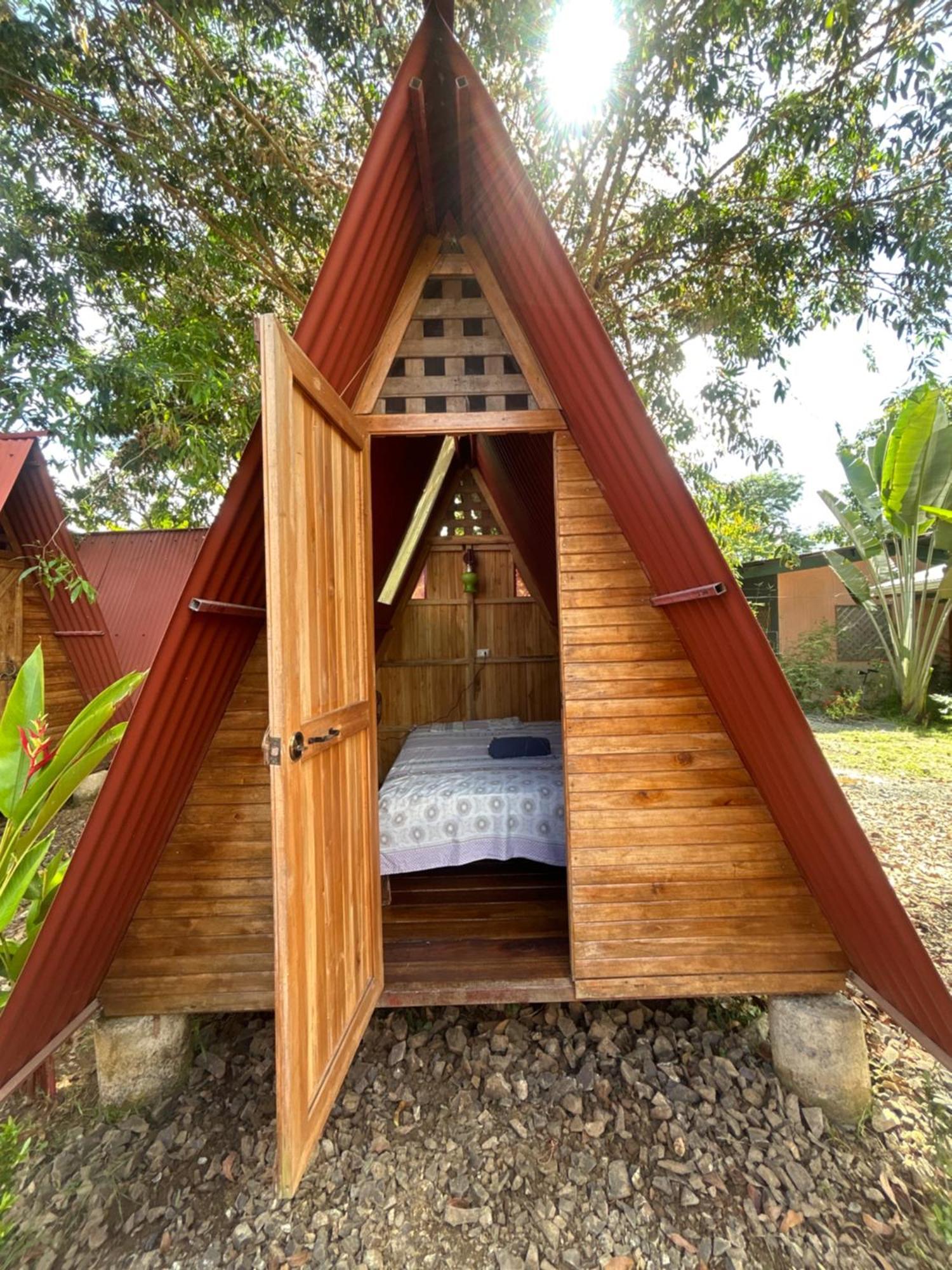 Ballena Oasis Homes & Glamping อูวีตา ภายนอก รูปภาพ